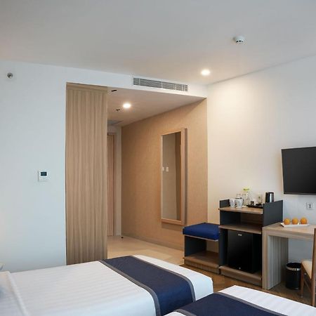 ג'קרטה Aston Kemayoran City Hotel מראה חיצוני תמונה